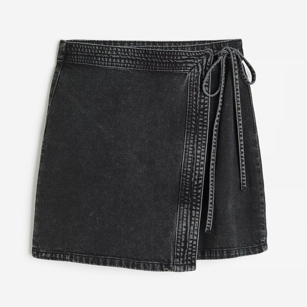 H&M Denim Wrap Mini Skirt Black Wash – Tie Waist – Size M